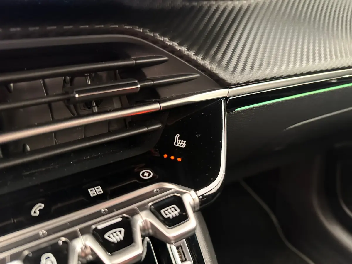 EV GT Pack 50 kWh Adaptieve Cruise | Stoelverwarming | Camera | Parkeersensoren Rondom | Carplay | Digitaal Dashboard | Achteruitrijcamera | Airco (automatisch) | Apple Carplay/Android Auto|