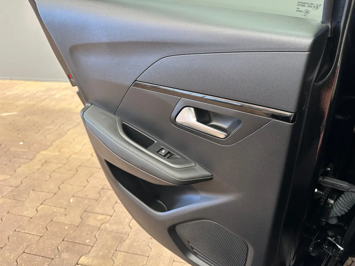 EV GT Pack 50 kWh Adaptieve Cruise | Stoelverwarming | Camera | Parkeersensoren Rondom | Carplay | Digitaal Dashboard | Achteruitrijcamera | Airco (automatisch) | Apple Carplay/Android Auto|