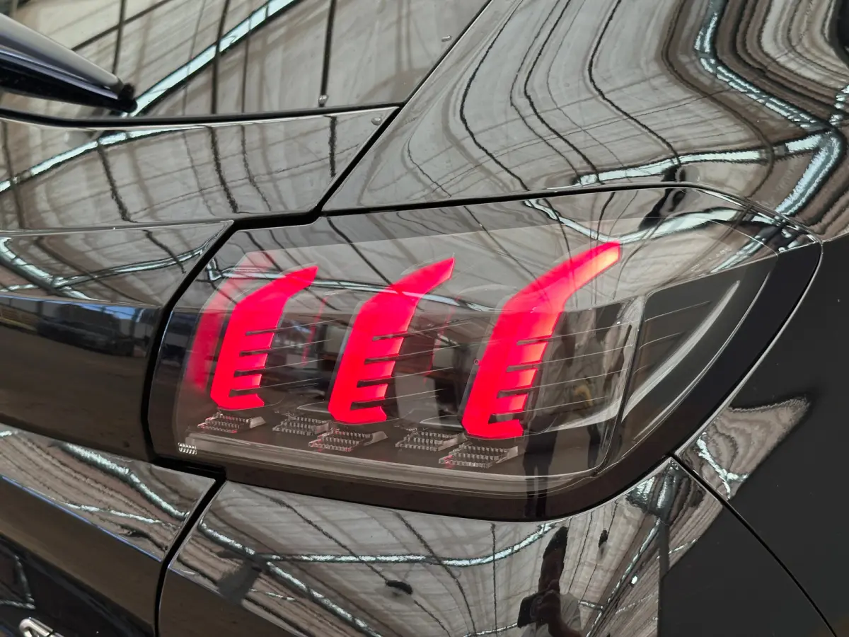 EV GT Pack 50 kWh Adaptieve Cruise | Stoelverwarming | Camera | Parkeersensoren Rondom | Carplay | Digitaal Dashboard | Achteruitrijcamera | Airco (automatisch) | Apple Carplay/Android Auto|
