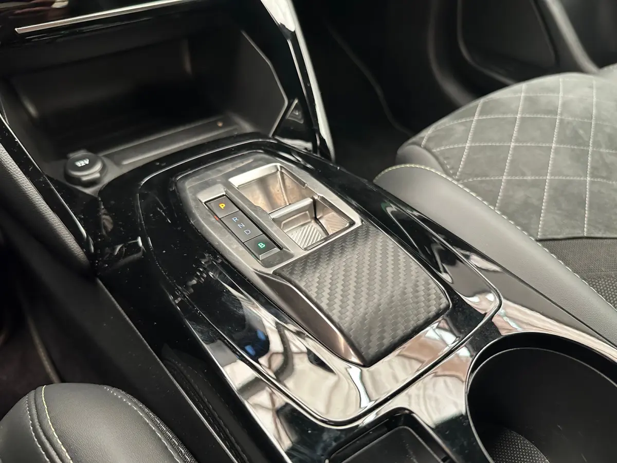 EV GT Pack 50 kWh Adaptieve Cruise | Stoelverwarming | Camera | Parkeersensoren Rondom | Carplay | Digitaal Dashboard | Achteruitrijcamera | Airco (automatisch) | Apple Carplay/Android Auto|
