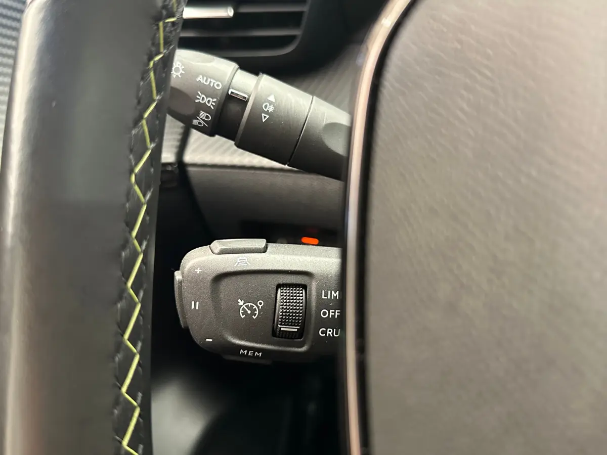EV GT Pack 50 kWh Adaptieve Cruise | Stoelverwarming | Camera | Parkeersensoren Rondom | Carplay | Digitaal Dashboard | Achteruitrijcamera | Airco (automatisch) | Apple Carplay/Android Auto|