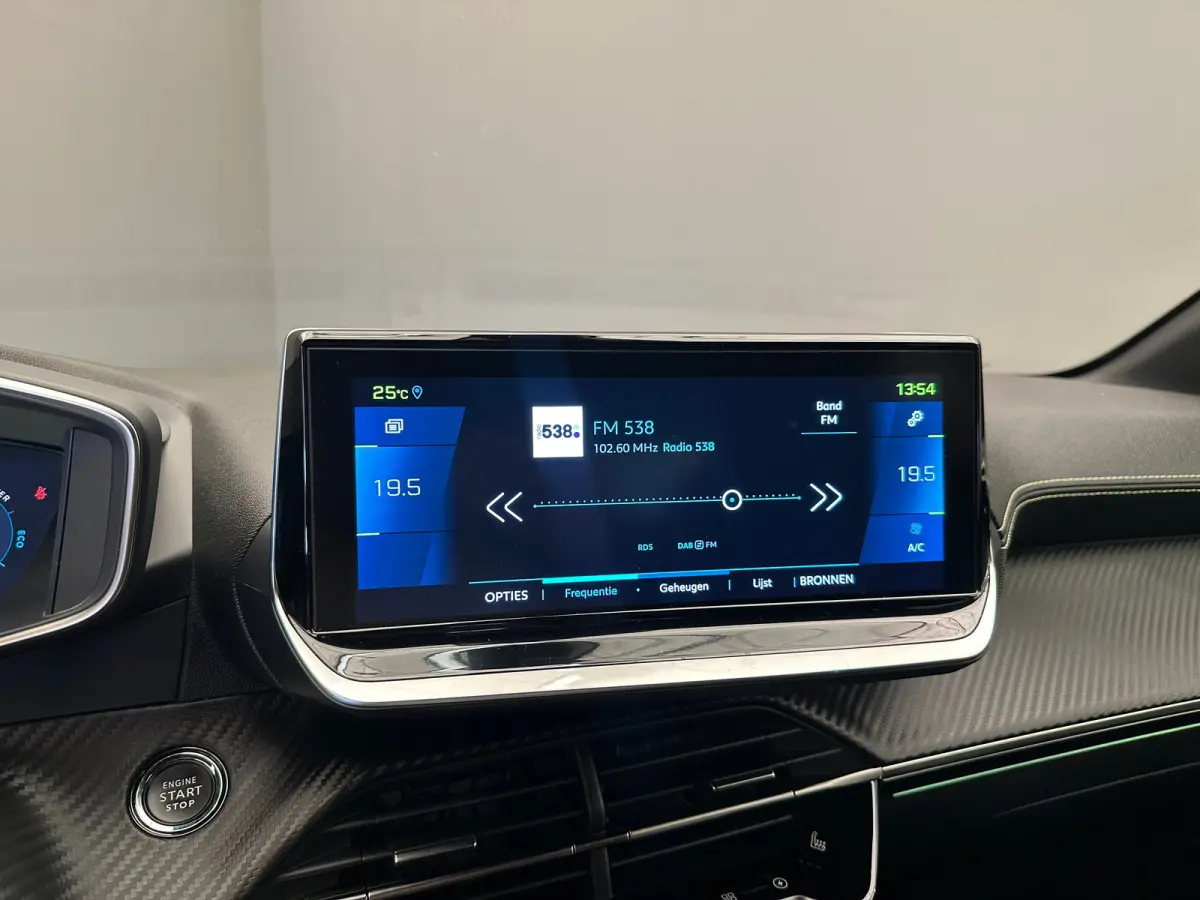 EV GT Pack 50 kWh Adaptieve Cruise | Stoelverwarming | Camera | Parkeersensoren Rondom | Carplay | Digitaal Dashboard | Achteruitrijcamera | Airco (automatisch) | Apple Carplay/Android Auto|