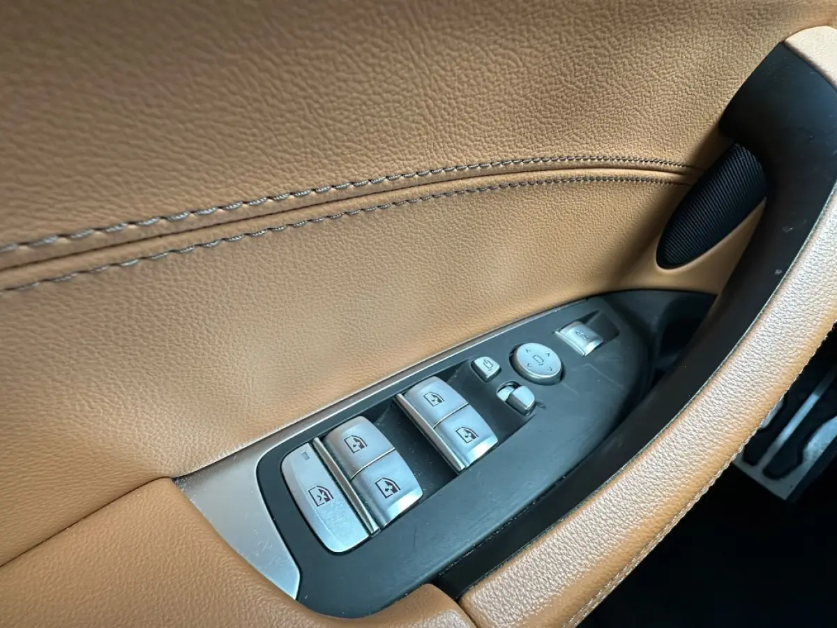 xDrive30e I M-Pakket I Pano I Leder I Head-Up I H&K I Dealer onderh.