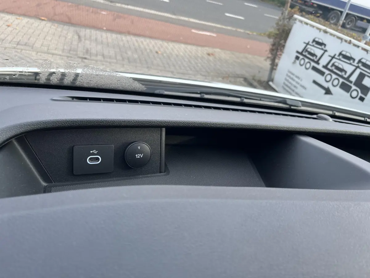 350 L3H2 Trend 68 kWh | Bliz | Achteruitrijdcamera | Navigatie | Adaptieve Cruise Control | Elektrisch Verstelbare Bestuurdersstoel |