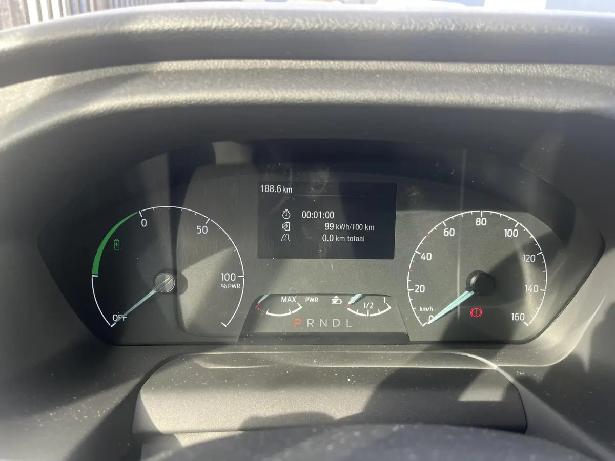 350 L3H2 Trend 68 kWh | Bliz | Achteruitrijdcamera | Navigatie | Adaptieve Cruise Control | Elektrisch Verstelbare Bestuurdersstoel |