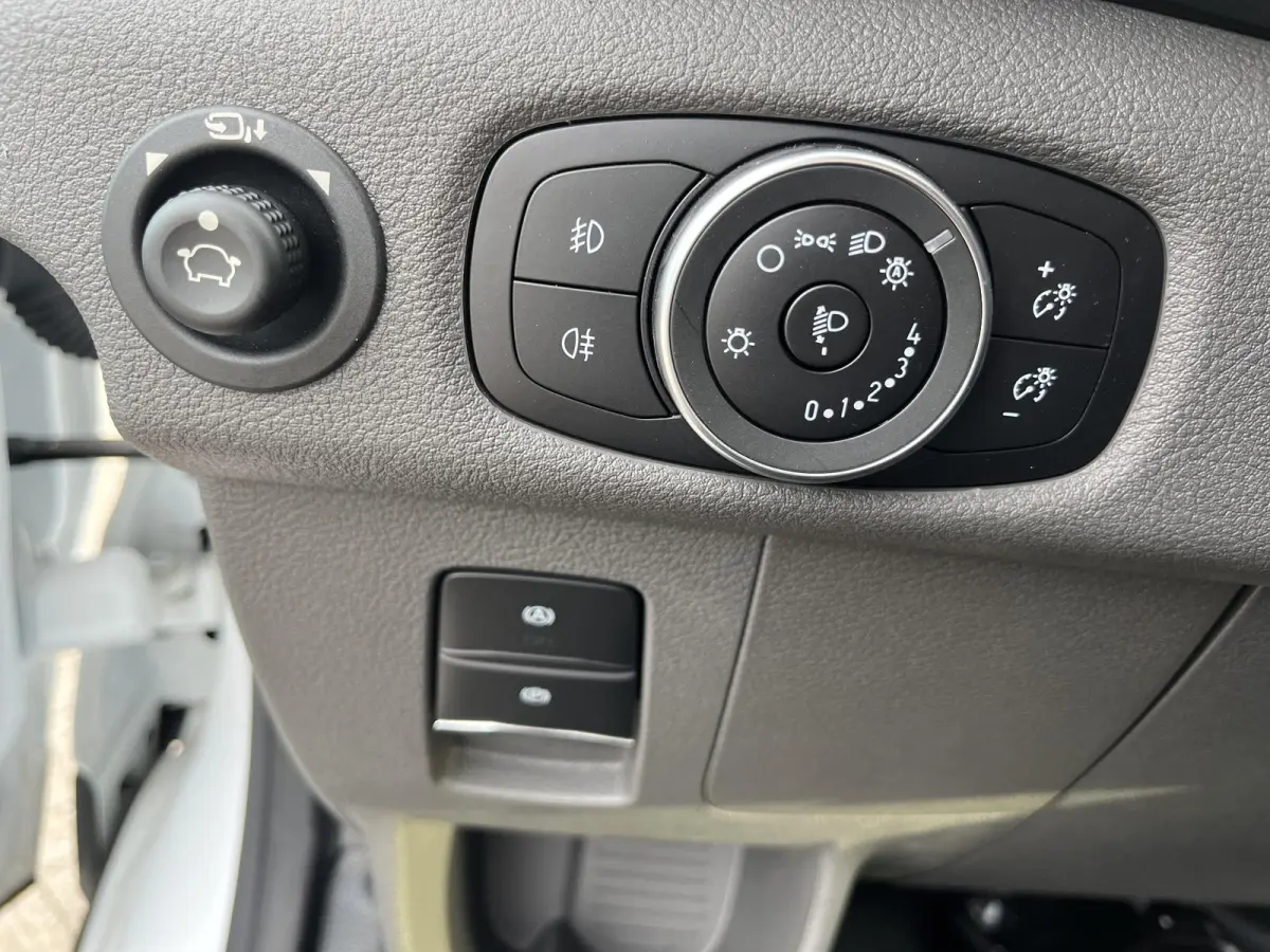 350 L3H2 Trend 68 kWh | Bliz | Achteruitrijdcamera | Navigatie | Adaptieve Cruise Control | Elektrisch Verstelbare Bestuurdersstoel |