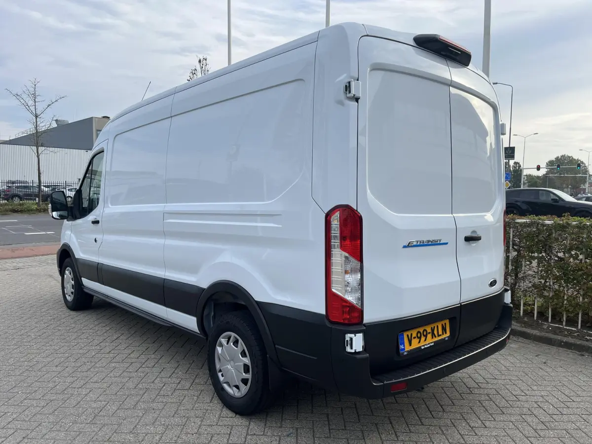350 L3H2 Trend 68 kWh | Bliz | Achteruitrijdcamera | Navigatie | Adaptieve Cruise Control | Elektrisch Verstelbare Bestuurdersstoel |
