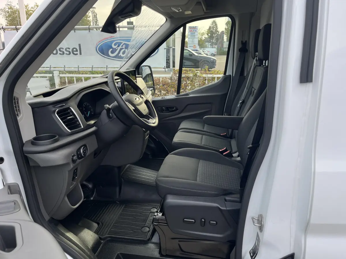 350 L3H2 Trend 68 kWh | Bliz | Achteruitrijdcamera | Navigatie | Adaptieve Cruise Control | Elektrisch Verstelbare Bestuurdersstoel |