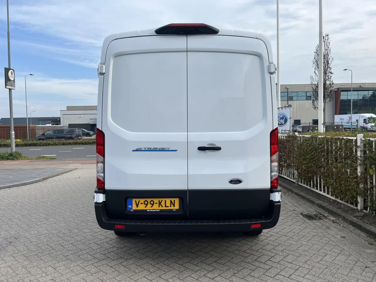 350 L3H2 Trend 68 kWh | Bliz | Achteruitrijdcamera | Navigatie | Adaptieve Cruise Control | Elektrisch Verstelbare Bestuurdersstoel |