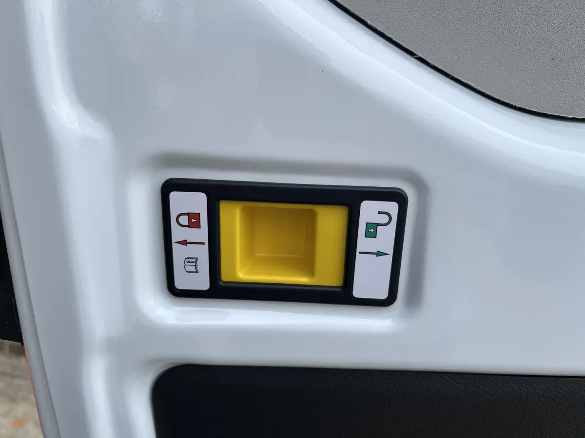 350 L3H2 Trend 68 kWh | Bliz | Achteruitrijdcamera | Navigatie | Adaptieve Cruise Control | Elektrisch Verstelbare Bestuurdersstoel |