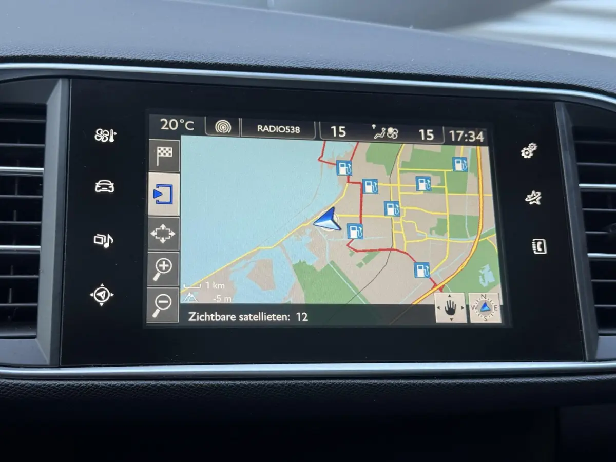 1.2 PureTech Blue Lease Premium Pano|Clima|Cruise|Trekhaak|PDC|Elek ramen|Lm velgen|D-riem vv in 2024|APK tot 09-2027