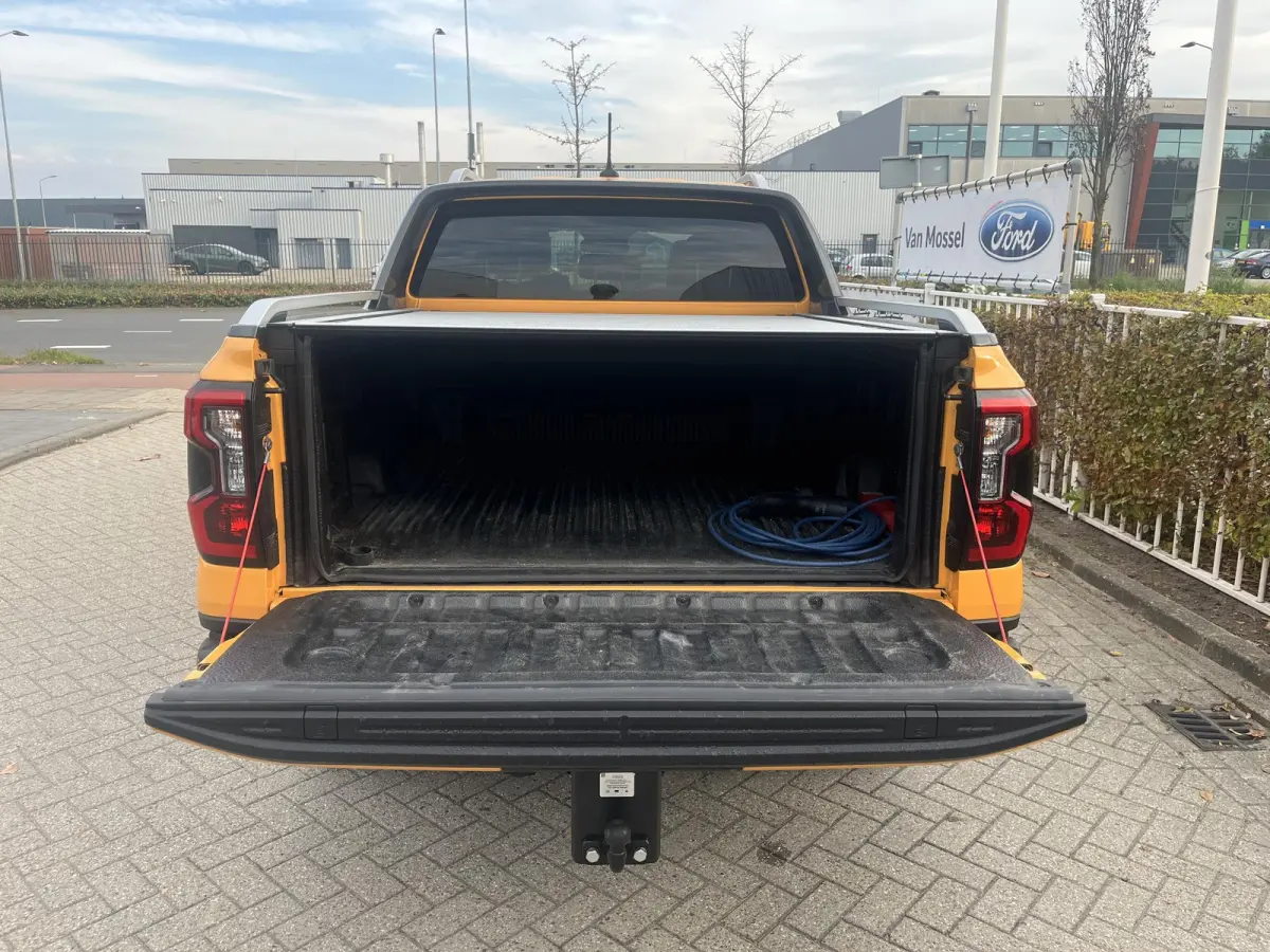 Plug in hybrid Wildtrak Double Cab 2.3 PHEV | Trekhaak | Cargo Area Pack | 4-wiel aandrijving | 3500kg trekgewicht |