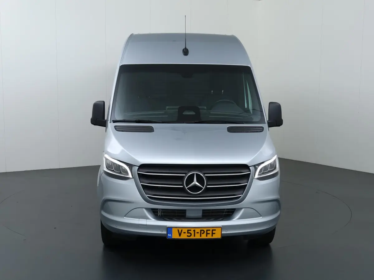 317 CDI | AUT. | L3 H2 | DISTRONIC PLUS | 3-ZITS | SCHUIFDEUR L+R | NAVIGATIE | PARKEERCAMERA | CERTIFIED