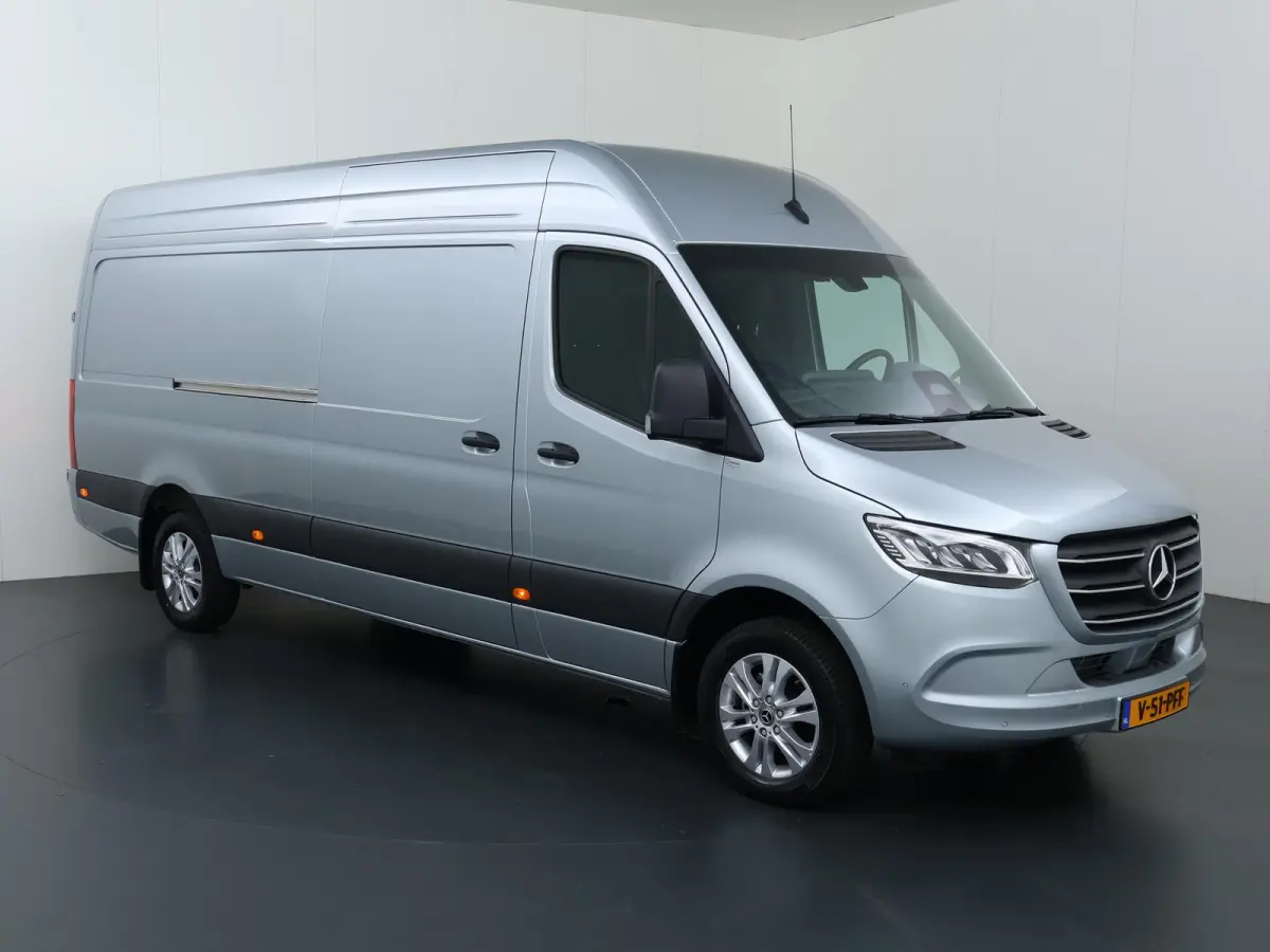 317 CDI | AUT. | L3 H2 | DISTRONIC PLUS | 3-ZITS | SCHUIFDEUR L+R | NAVIGATIE | PARKEERCAMERA | CERTIFIED
