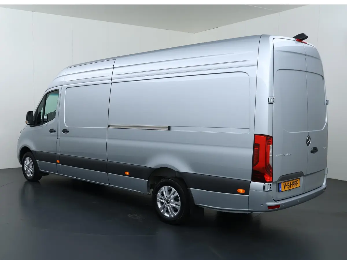 317 CDI | AUT. | L3 H2 | DISTRONIC PLUS | 3-ZITS | SCHUIFDEUR L+R | NAVIGATIE | PARKEERCAMERA | CERTIFIED