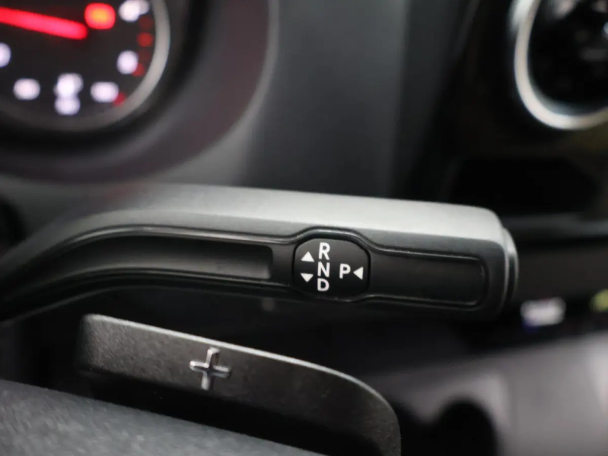 317 CDI | AUT. | L3 H2 | DISTRONIC PLUS | 3-ZITS | SCHUIFDEUR L+R | NAVIGATIE | PARKEERCAMERA | CERTIFIED