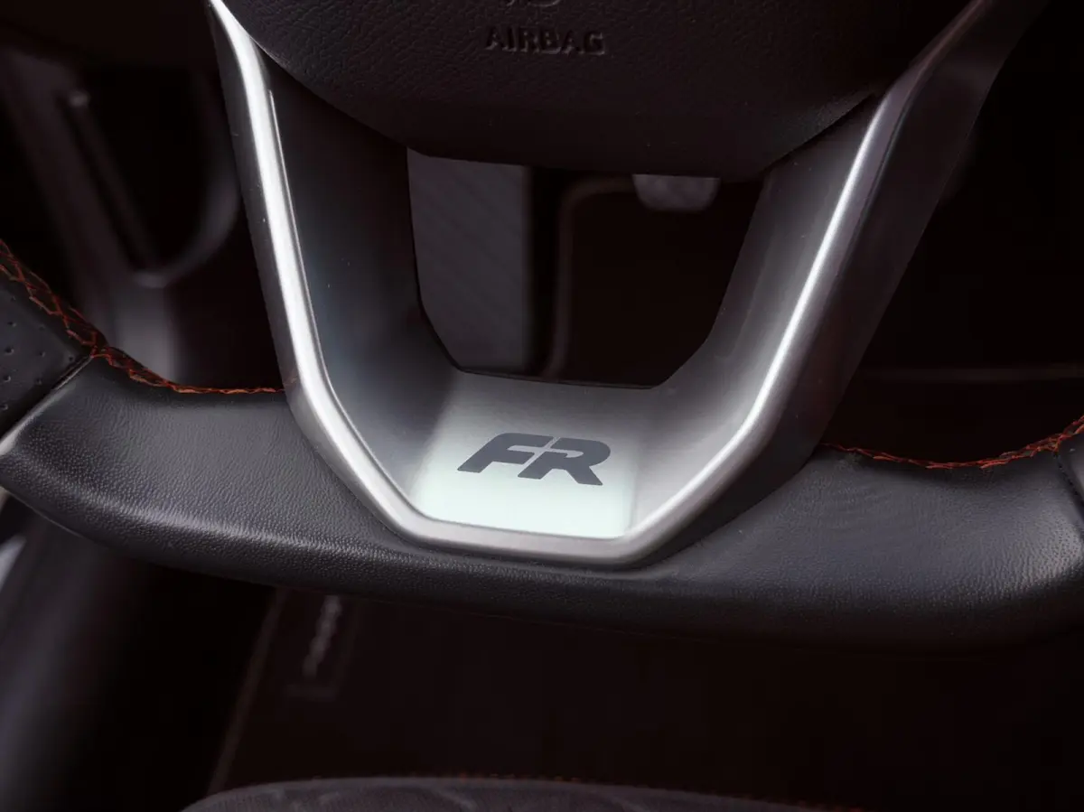 1.5 TSI 150PK! FR Business Intense TREKH | ADAPT.CRUISE | CARPLAY | CAM | SFEERVERL. | NAV | LED | NAP | 1'EIG