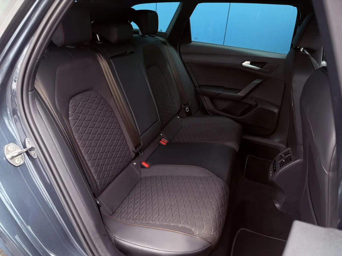 1.5 TSI 150PK! FR Business Intense TREKH | ADAPT.CRUISE | CARPLAY | CAM | SFEERVERL. | NAV | LED | NAP | 1'EIG