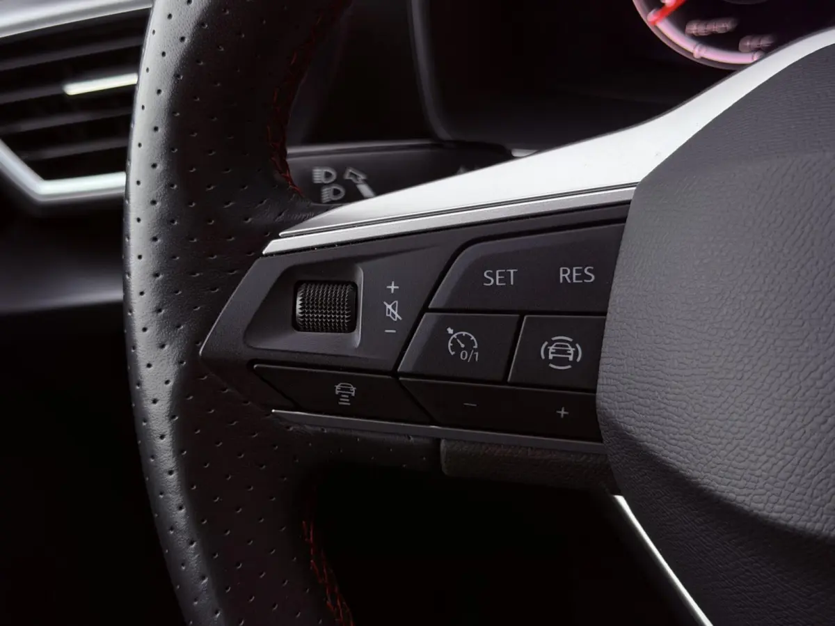 1.5 TSI 150PK! FR Business Intense TREKH | ADAPT.CRUISE | CARPLAY | CAM | SFEERVERL. | NAV | LED | NAP | 1'EIG