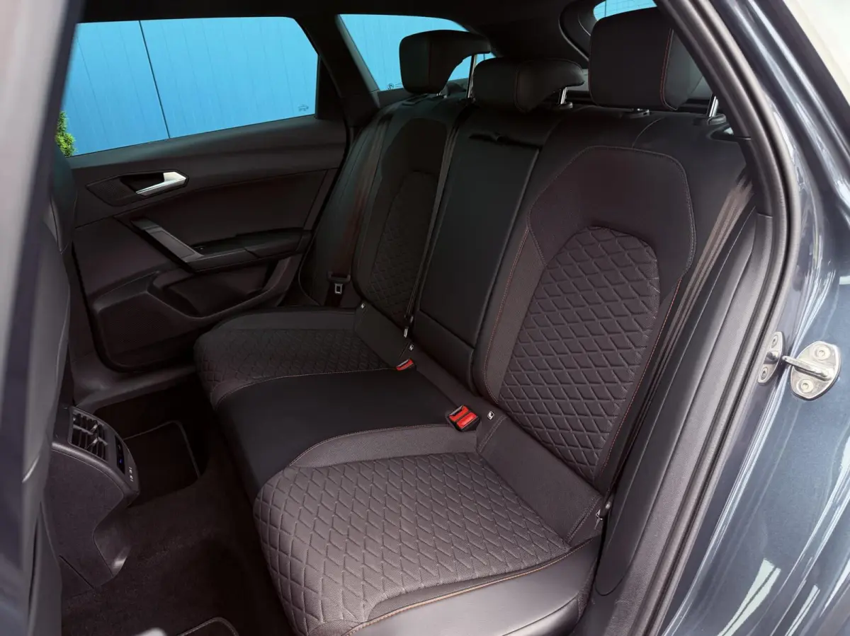 1.5 TSI 150PK! FR Business Intense TREKH | ADAPT.CRUISE | CARPLAY | CAM | SFEERVERL. | NAV | LED | NAP | 1'EIG
