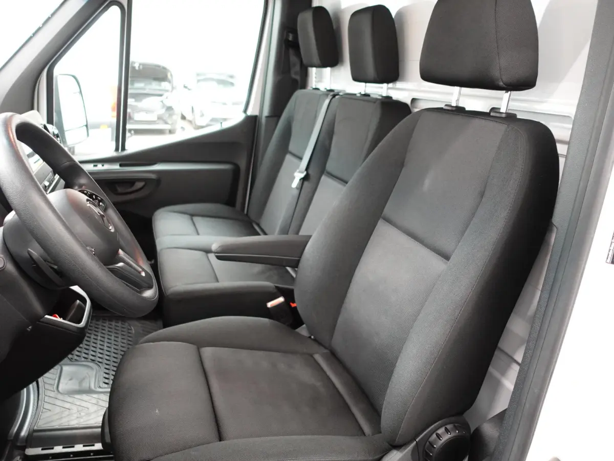 315 Automaat Bakwagen Laadklep Meubelbak Airco Cruise Control Camera Apple Carplay Navigatie