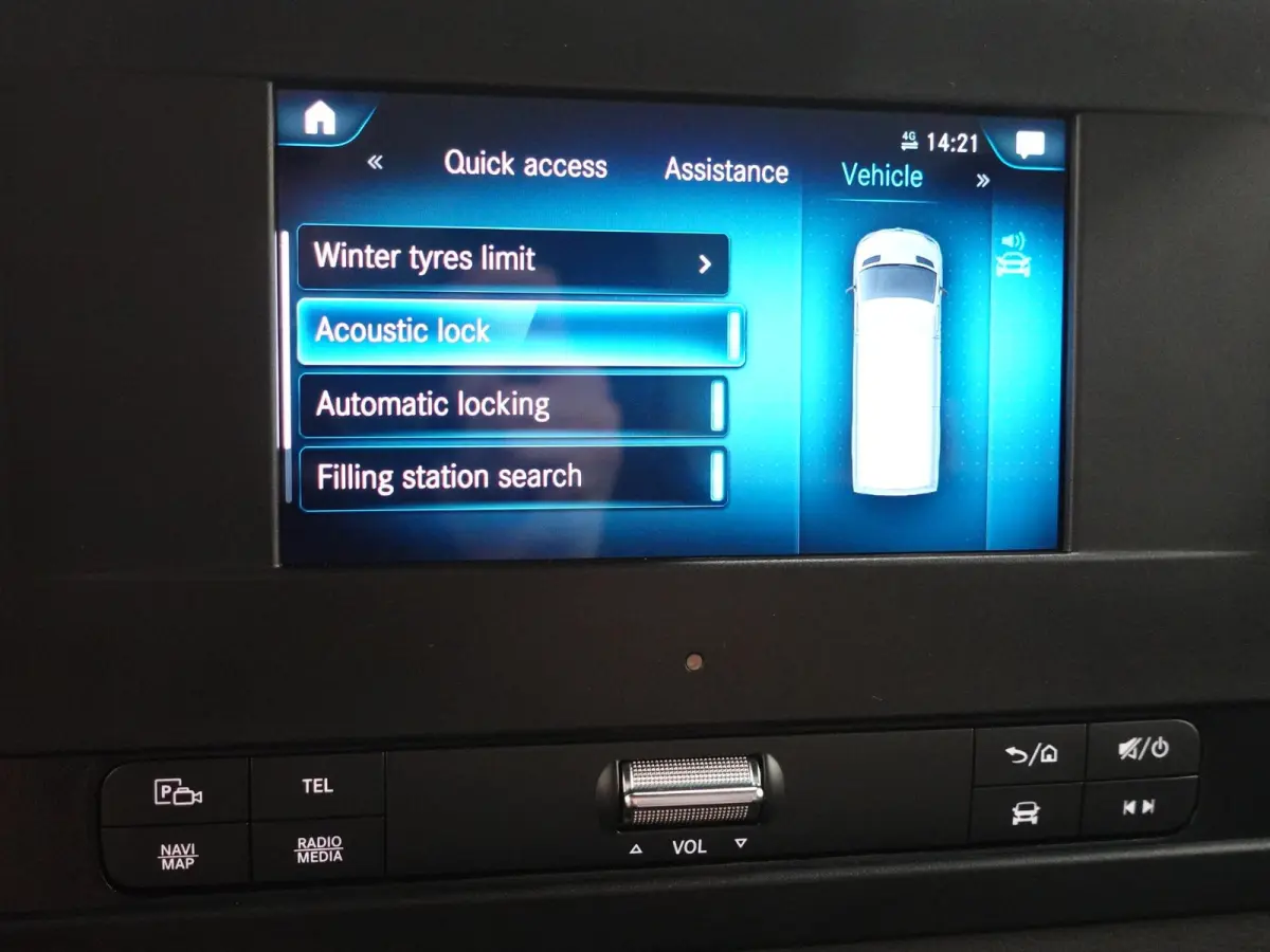 315 Automaat Bakwagen Laadklep Meubelbak Airco Cruise Control Camera Apple Carplay Navigatie