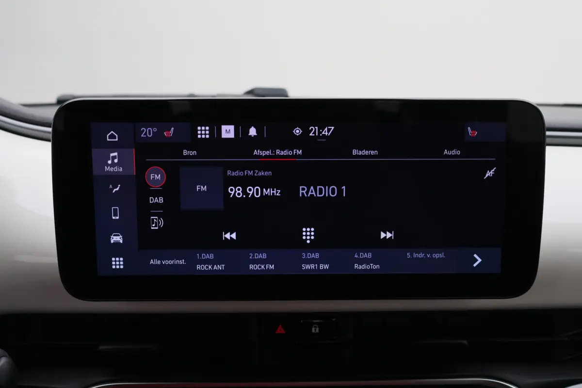 Icon 42 kWh Cabrio Virtual Cockpit, Camera, Cruise, Apple Carplay, Climate, Stoelverwarming, 16''