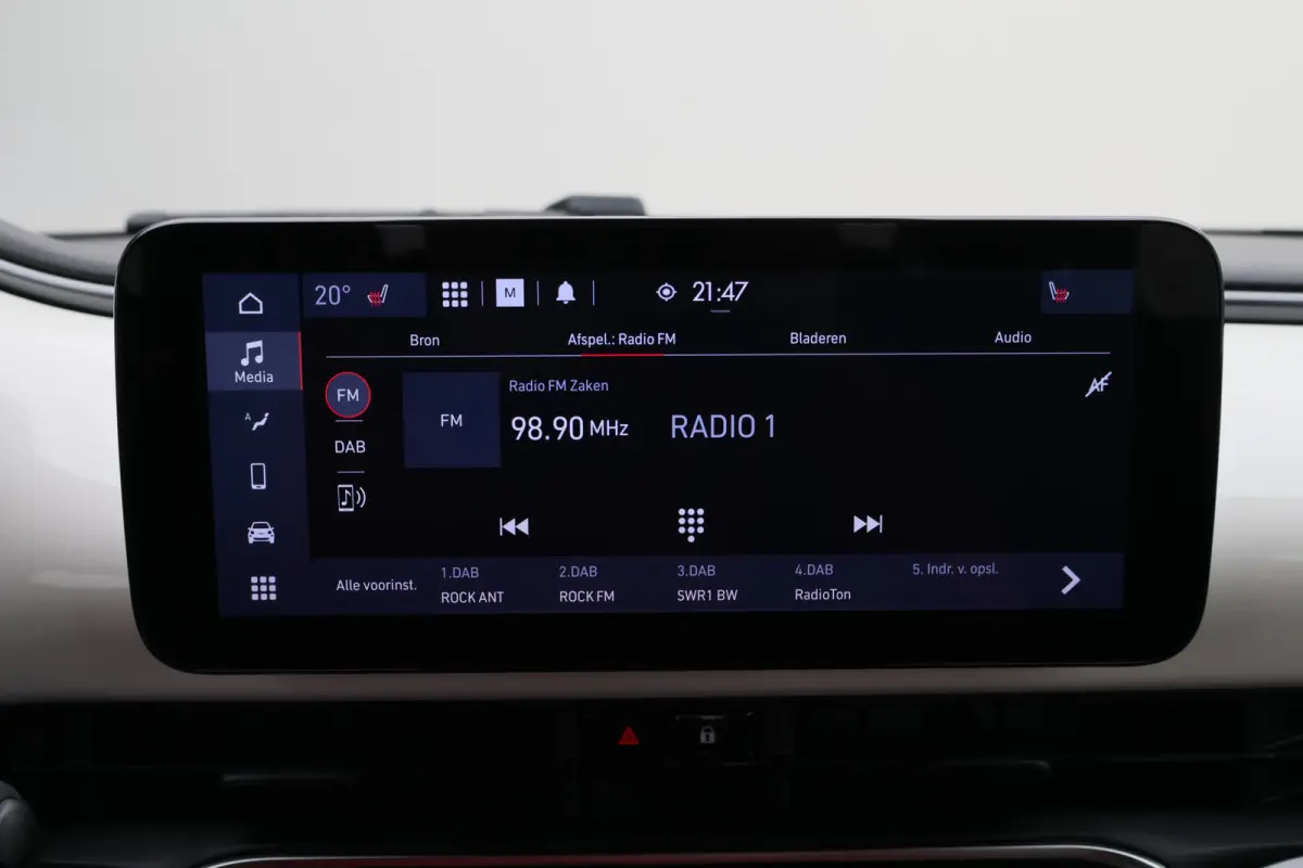 Icon 42 kWh Cabrio Virtual Cockpit, Camera, Cruise, Apple Carplay, Climate, Stoelverwarming, 16''