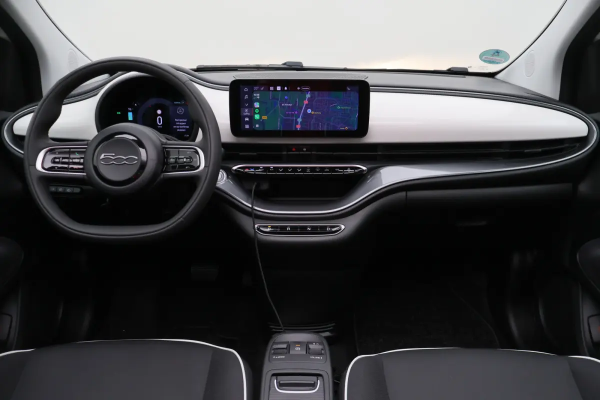 Icon 42 kWh Cabrio Virtual Cockpit, Camera, Cruise, Apple Carplay, Climate, Stoelverwarming, 16''