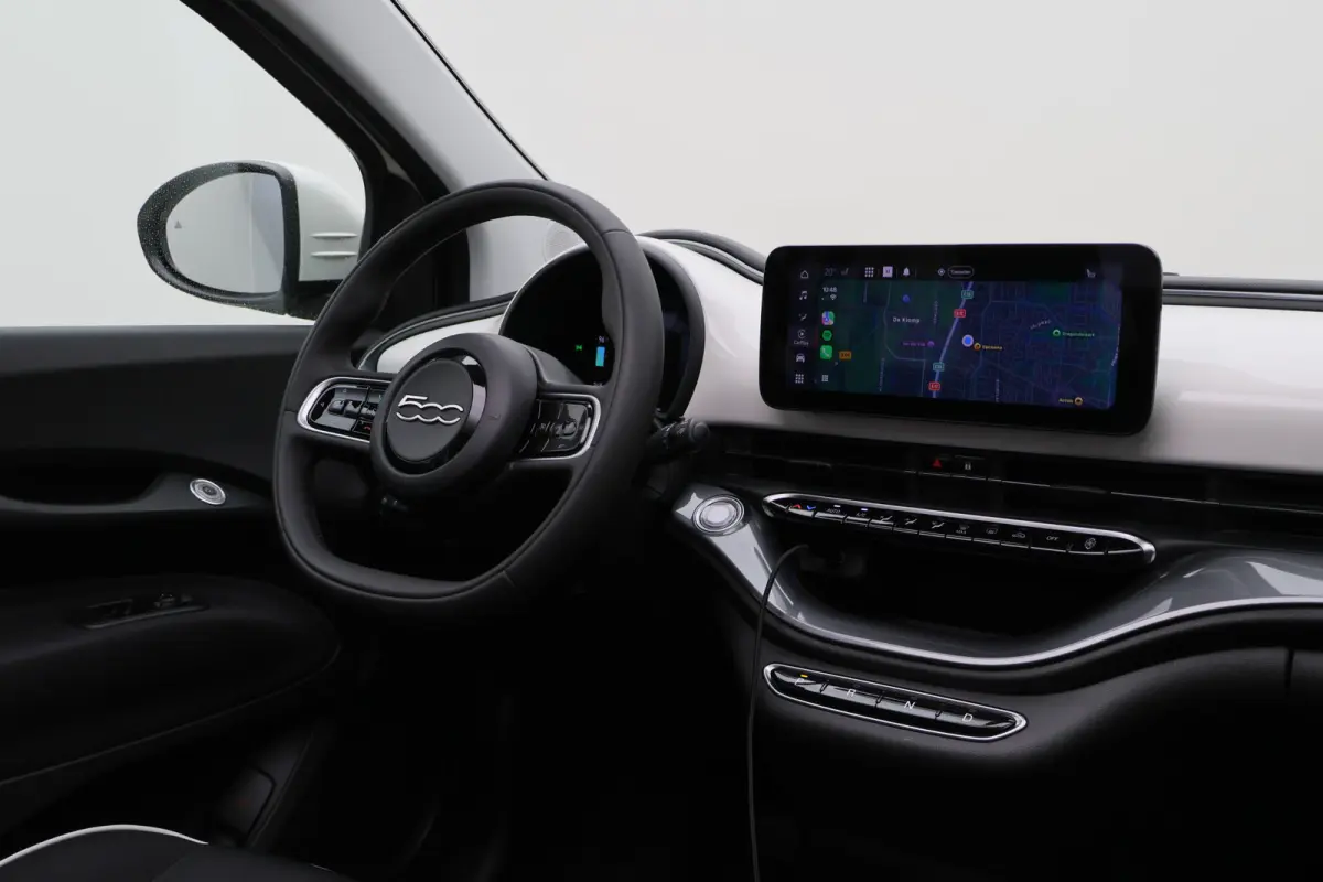 Icon 42 kWh Cabrio Virtual Cockpit, Camera, Cruise, Apple Carplay, Climate, Stoelverwarming, 16''