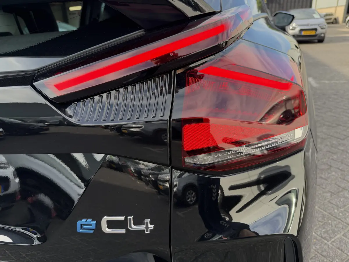 You 50 kWh (Camera - LED - Comfort Seats - Navigatie via APP - Automatische Airco - Apple Carplay)