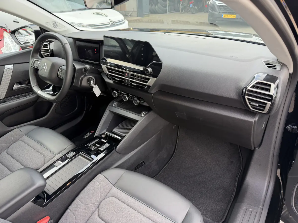 You 50 kWh (Camera - LED - Comfort Seats - Navigatie via APP - Automatische Airco - Apple Carplay)