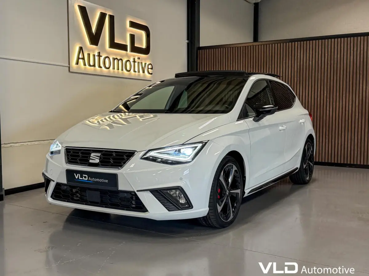 1.5 TSI FR LED PANO BEATS CAM CARPLAY ALCANTARA