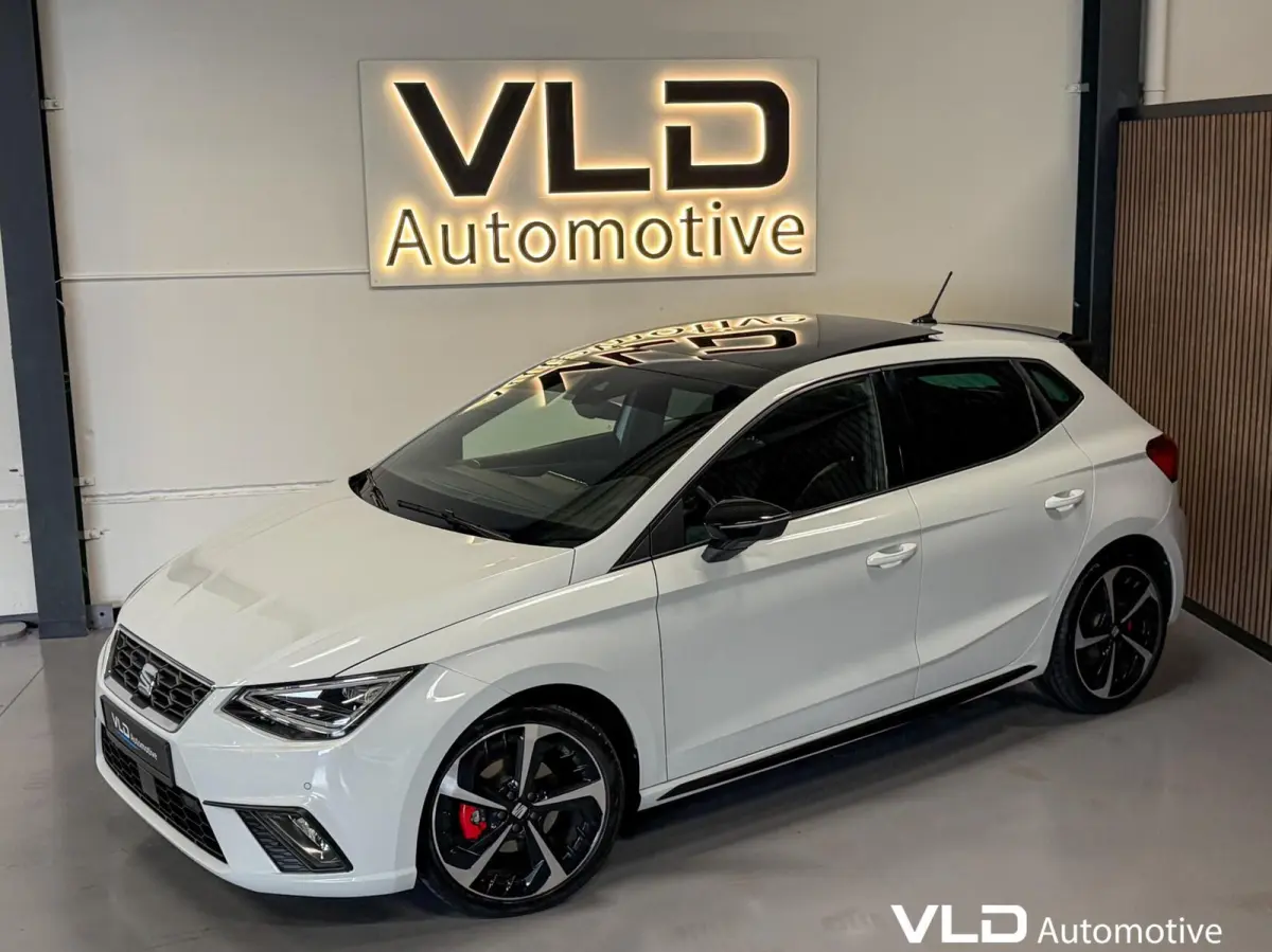 1.5 TSI FR LED PANO BEATS CAM CARPLAY ALCANTARA
