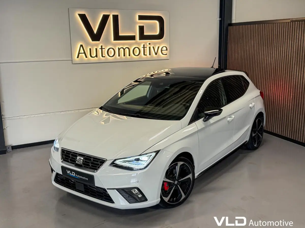 1.5 TSI FR LED PANO BEATS CAM CARPLAY ALCANTARA
