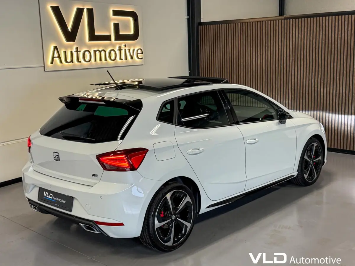 1.5 TSI FR LED PANO BEATS CAM CARPLAY ALCANTARA