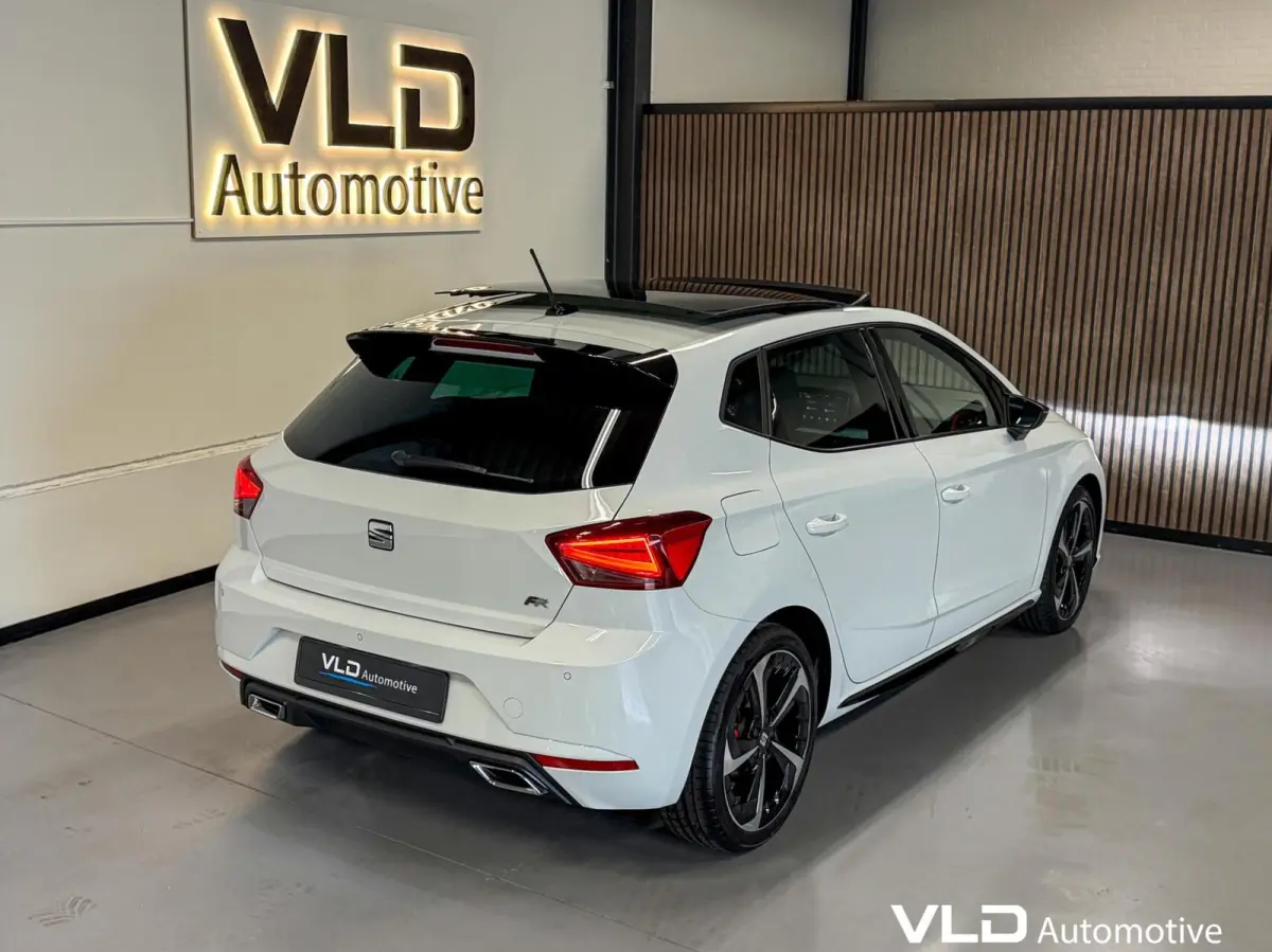 1.5 TSI FR LED PANO BEATS CAM CARPLAY ALCANTARA