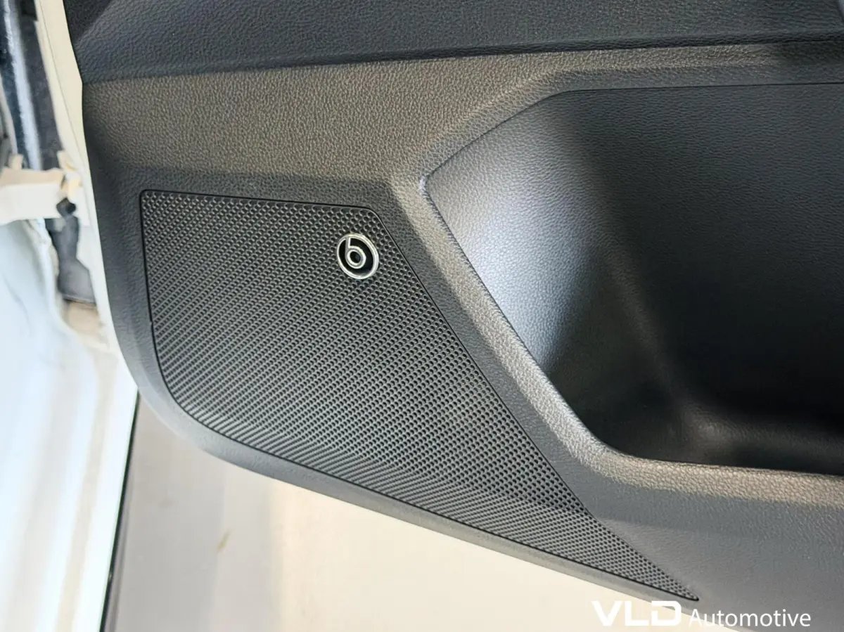 1.5 TSI FR LED PANO BEATS CAM CARPLAY ALCANTARA