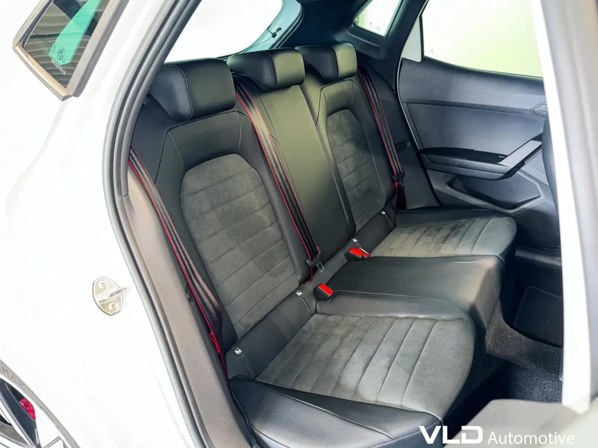1.5 TSI FR LED PANO BEATS CAM CARPLAY ALCANTARA