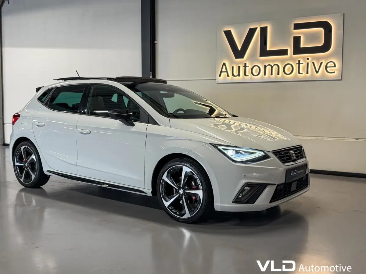 1.5 TSI FR LED PANO BEATS CAM CARPLAY ALCANTARA