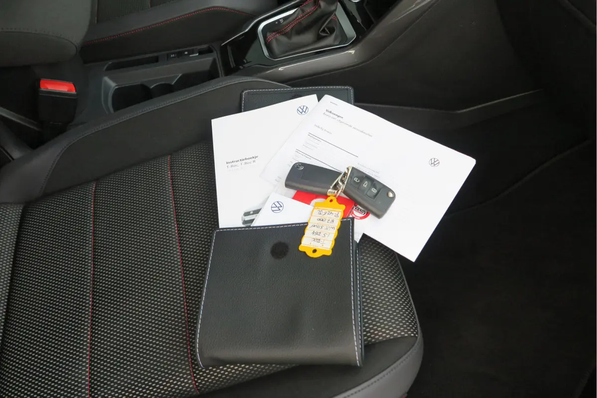 1.5 TSI 150pk DSG Sport Business R-Line Keyless, LED,Camera, Virtual cockpit,Navigatie, Stoelverwarming, Electr. Achterklep. Schakelmogelijkheid aan stuurwiel, etc