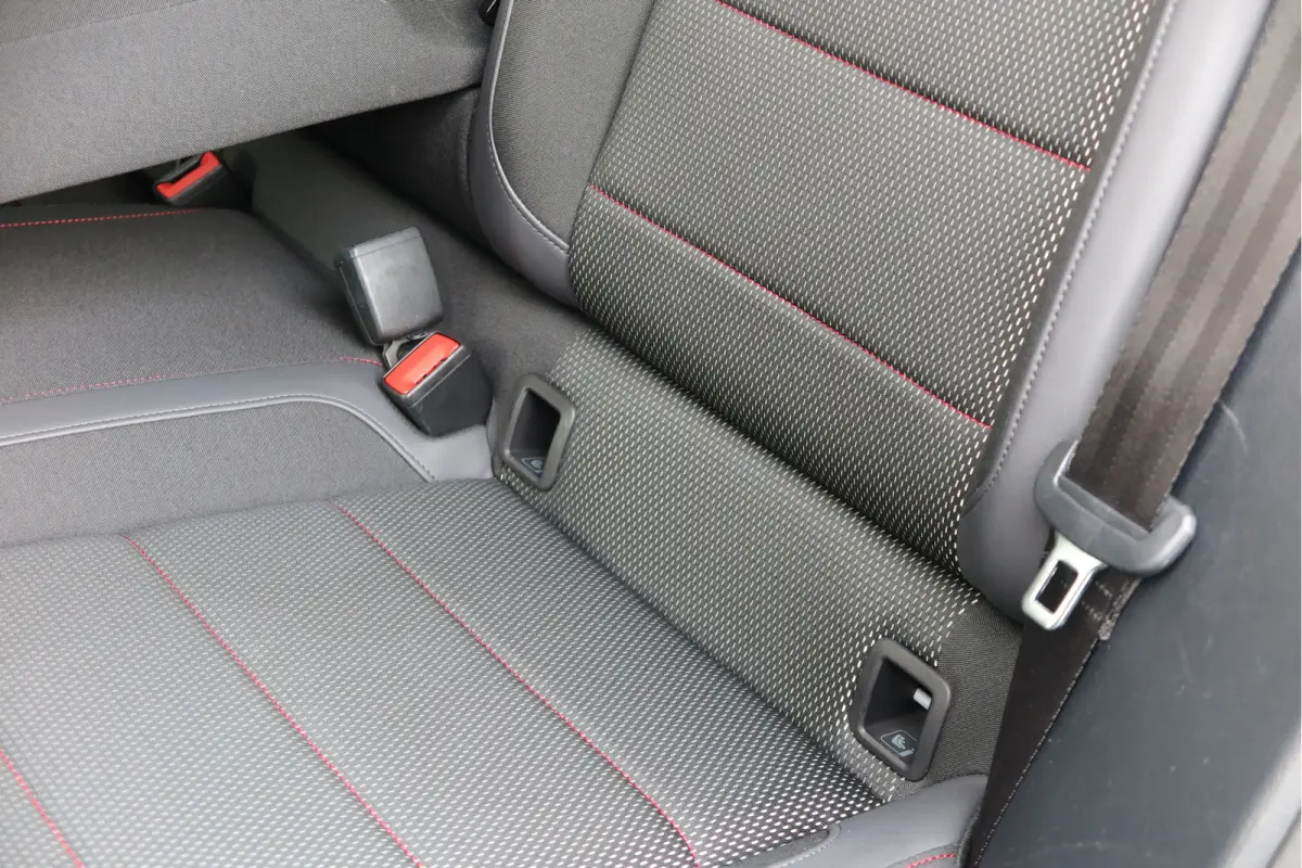 1.5 TSI 150pk DSG Sport Business R-Line Keyless, LED,Camera, Virtual cockpit,Navigatie, Stoelverwarming, Electr. Achterklep. Schakelmogelijkheid aan stuurwiel, etc