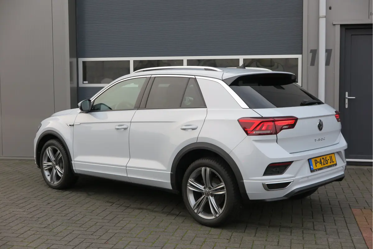 1.5 TSI 150pk DSG Sport Business R-Line Keyless, LED,Camera, Virtual cockpit,Navigatie, Stoelverwarming, Electr. Achterklep. Schakelmogelijkheid aan stuurwiel, etc