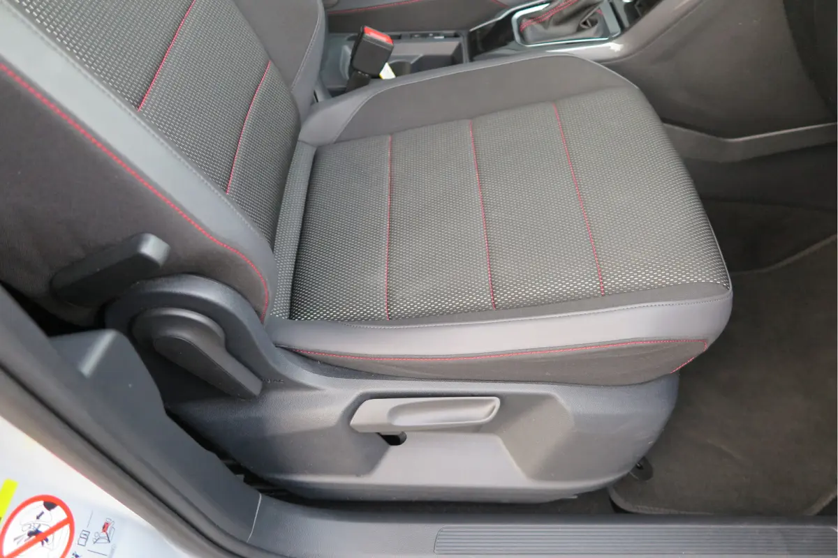1.5 TSI 150pk DSG Sport Business R-Line Keyless, LED,Camera, Virtual cockpit,Navigatie, Stoelverwarming, Electr. Achterklep. Schakelmogelijkheid aan stuurwiel, etc