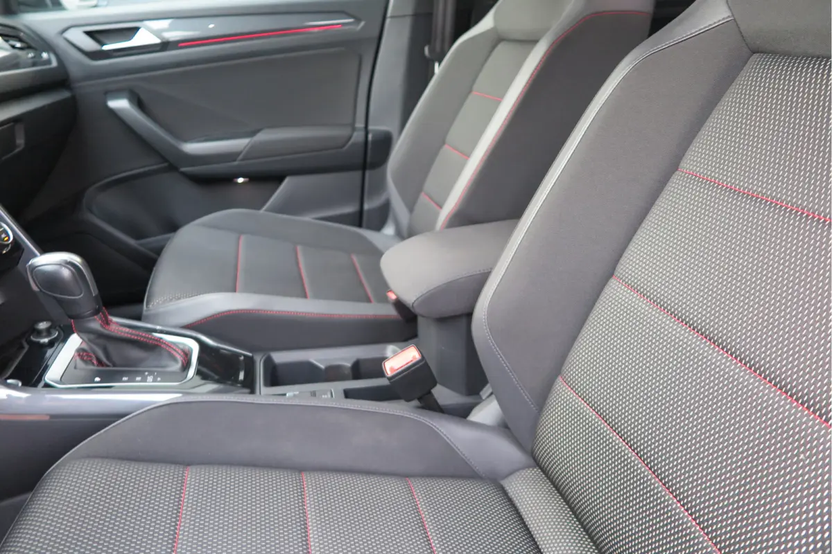 1.5 TSI 150pk DSG Sport Business R-Line Keyless, LED,Camera, Virtual cockpit,Navigatie, Stoelverwarming, Electr. Achterklep. Schakelmogelijkheid aan stuurwiel, etc