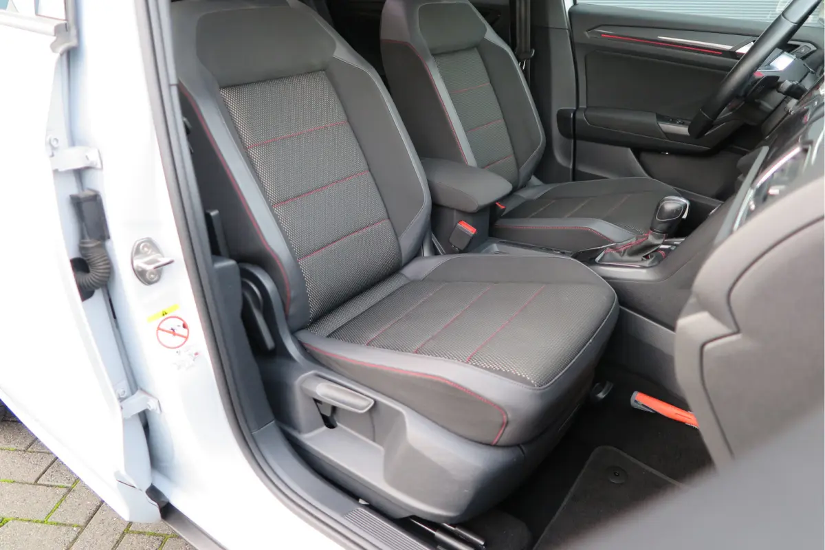 1.5 TSI 150pk DSG Sport Business R-Line Keyless, LED,Camera, Virtual cockpit,Navigatie, Stoelverwarming, Electr. Achterklep. Schakelmogelijkheid aan stuurwiel, etc
