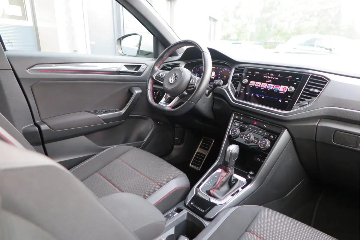 1.5 TSI 150pk DSG Sport Business R-Line Keyless, LED,Camera, Virtual cockpit,Navigatie, Stoelverwarming, Electr. Achterklep. Schakelmogelijkheid aan stuurwiel, etc