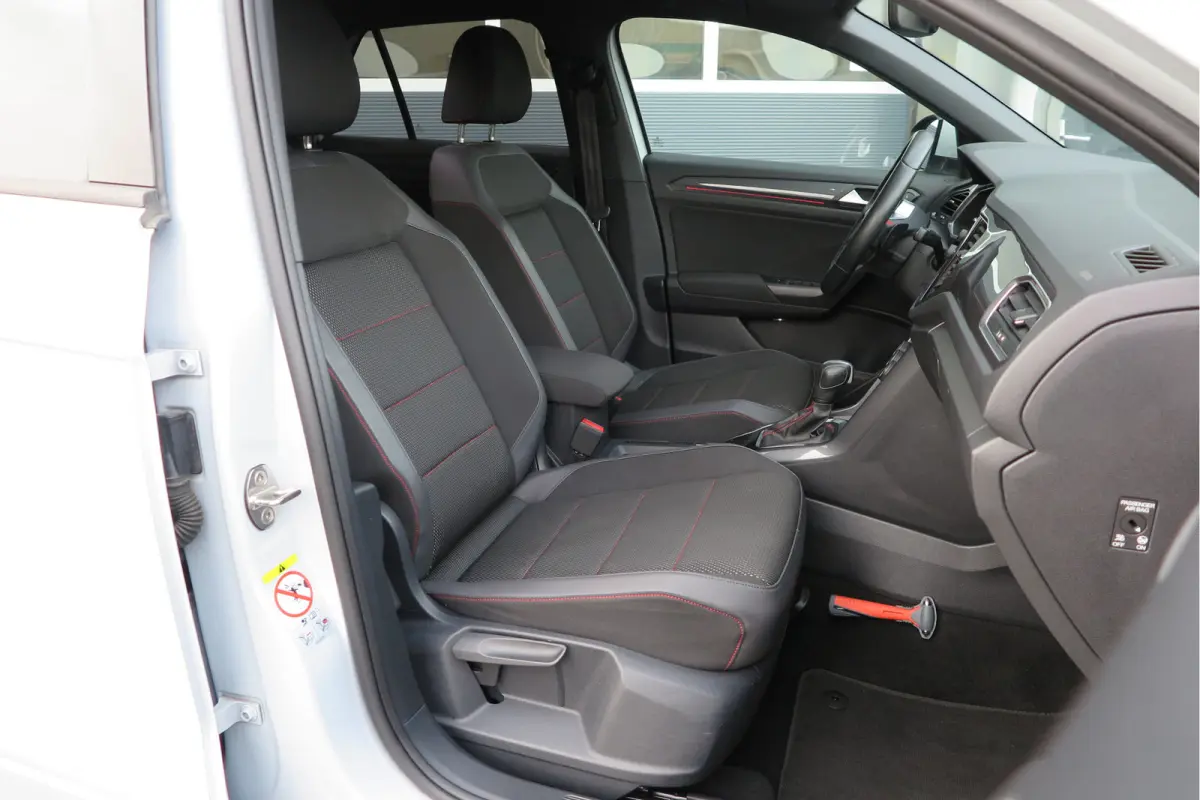 1.5 TSI 150pk DSG Sport Business R-Line Keyless, LED,Camera, Virtual cockpit,Navigatie, Stoelverwarming, Electr. Achterklep. Schakelmogelijkheid aan stuurwiel, etc