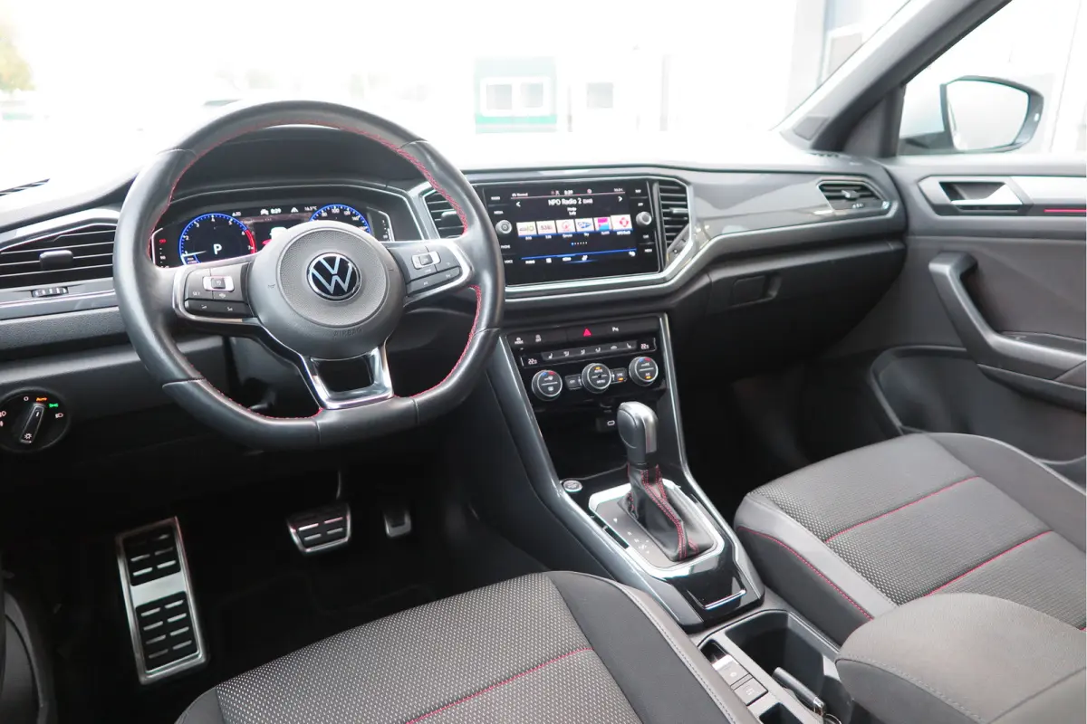 1.5 TSI 150pk DSG Sport Business R-Line Keyless, LED,Camera, Virtual cockpit,Navigatie, Stoelverwarming, Electr. Achterklep. Schakelmogelijkheid aan stuurwiel, etc