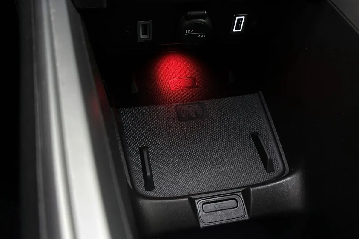 1.2 e-Hybrid Summit Adaptive Cruise Keyless JBL Full-LED
